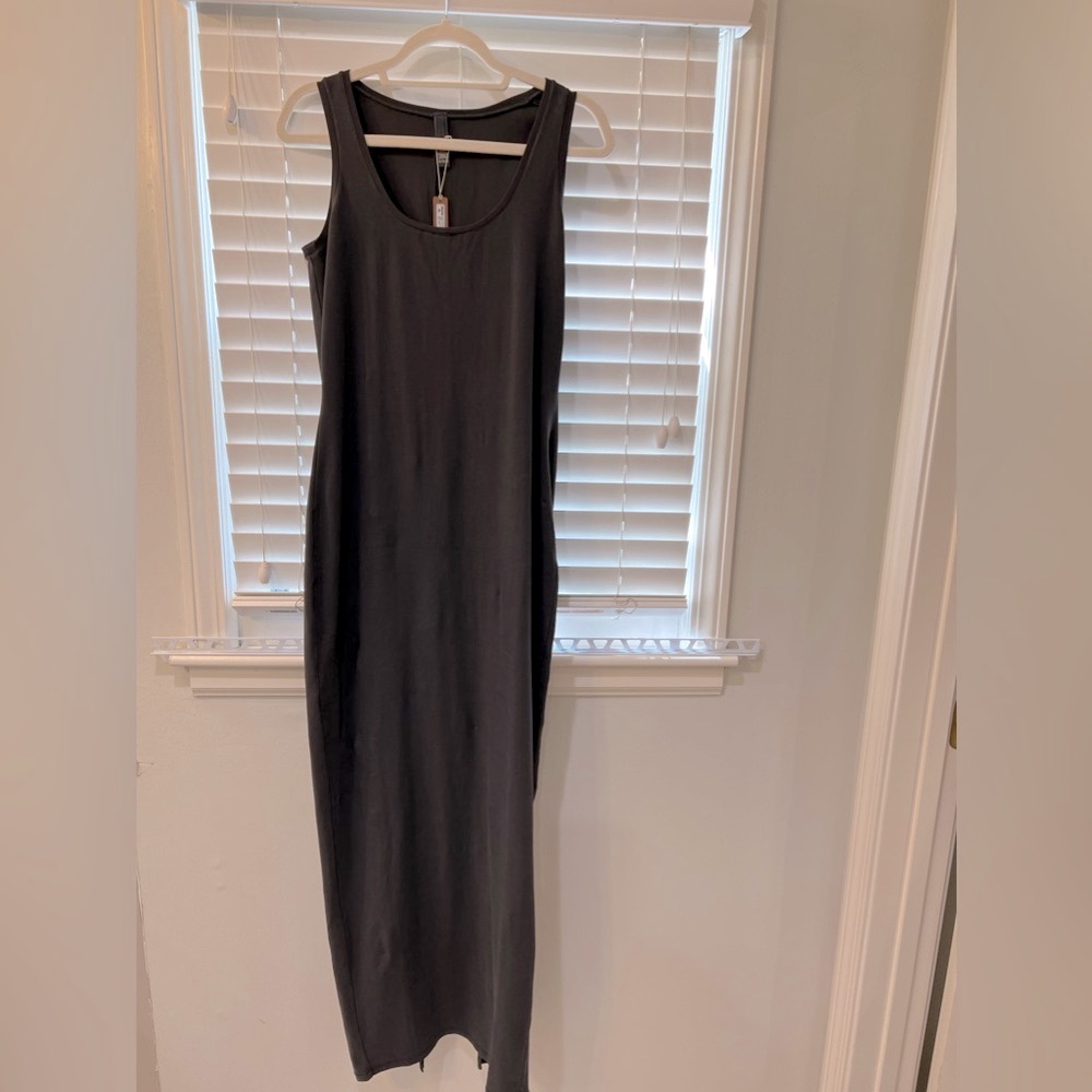Skims brand sleeveless scoop neck dress